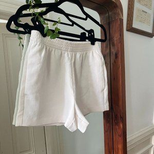 Aritzia White Textured Shorts - Wilfred Gelato 3"